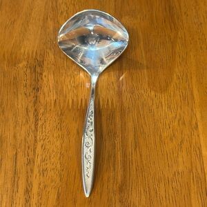 Rogers Bros. Silver plated gravy server. Small 6 1/4”x2 1/2”. EUC